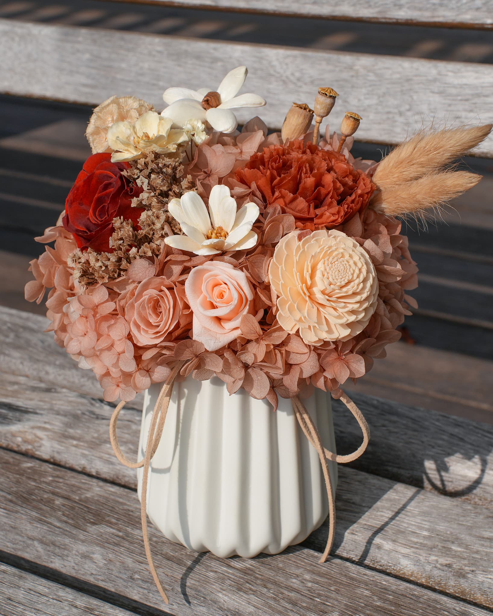 Preserved flower arrangement